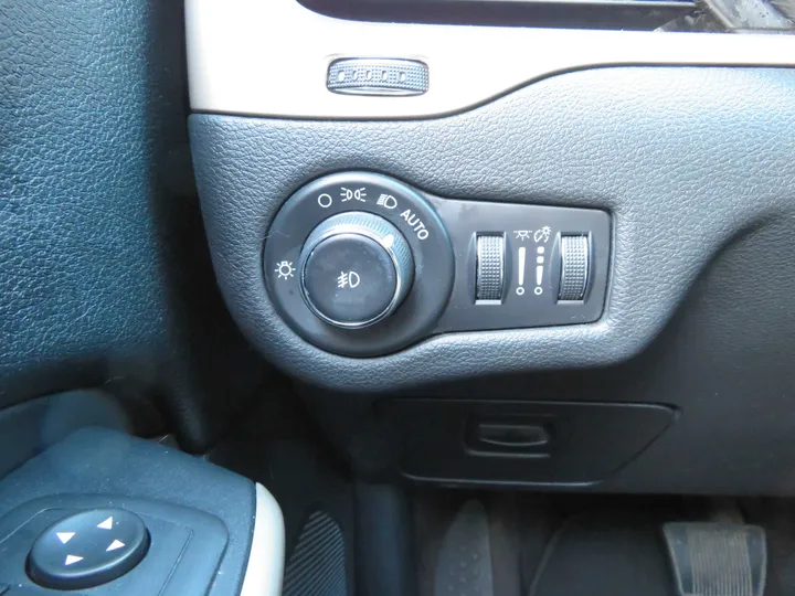 CHARCOAL GRAY, 2017 JEEP CHEROKEE Image 23