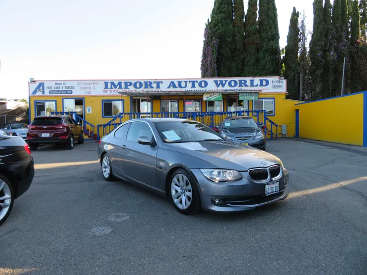 GRAY, 2011 BMW 3 SERIES Image 1