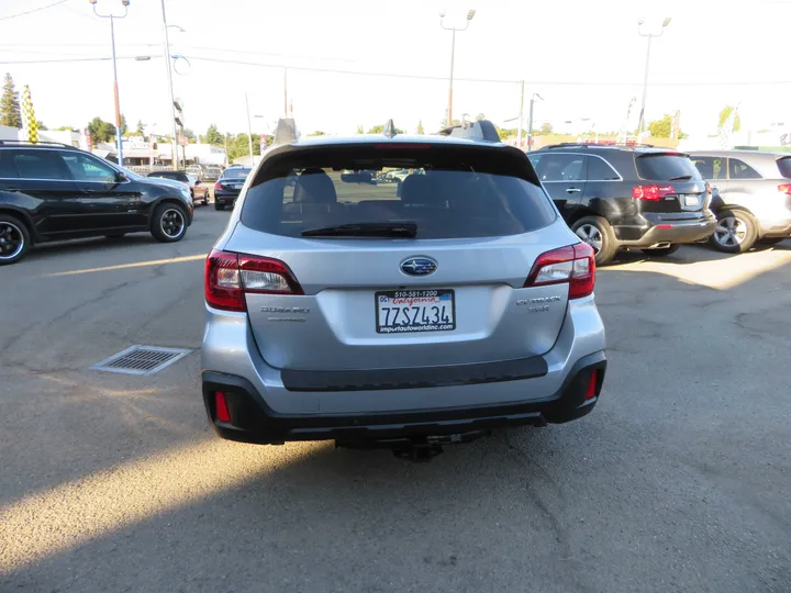 SILVER, 2018 SUBARU OUTBACK Image 6