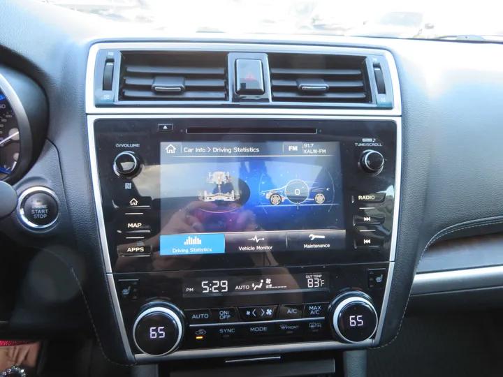 SILVER, 2018 SUBARU OUTBACK Image 32