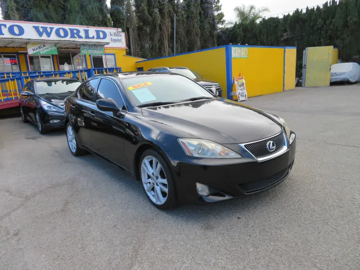 BLACK, 2006 LEXUS IS Image 4