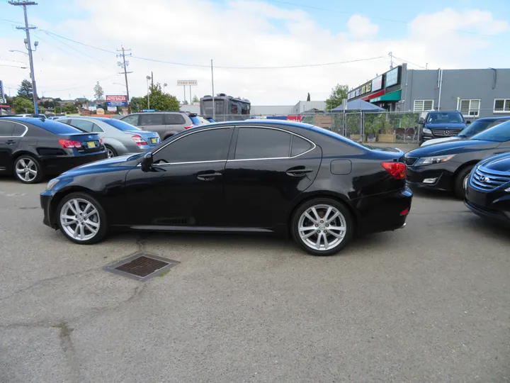 BLACK, 2006 LEXUS IS Image 9