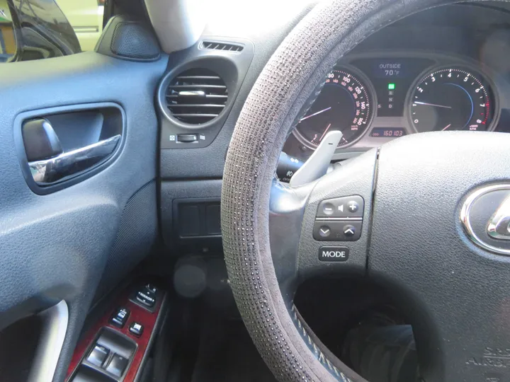 BLACK, 2006 LEXUS IS Image 19