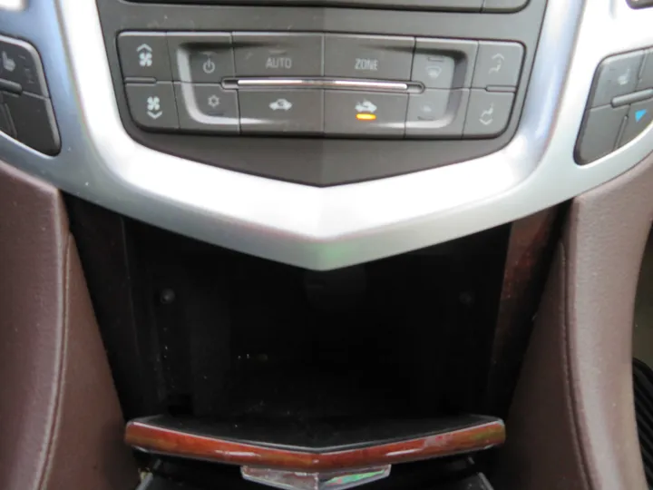 BLACK, 2010 CADILLAC SRX Image 29