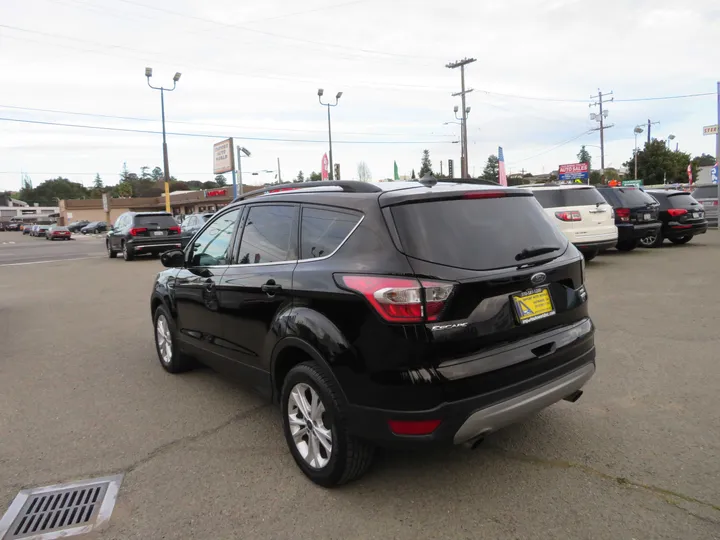 BLACK, 2018 FORD ESCAPE Image 7