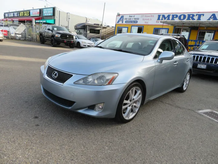 BLUE, 2006 LEXUS IS Image 3