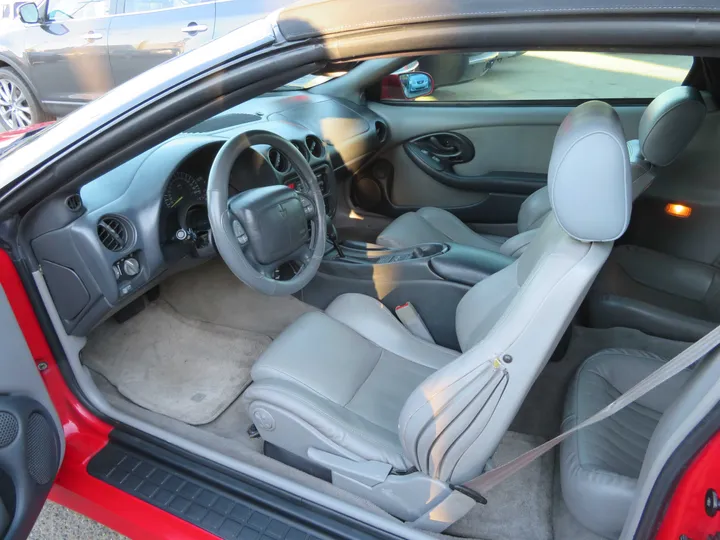 RED, 1995 PONTIAC FIREBIRD Image 17