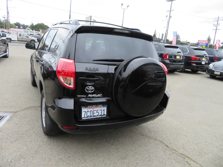 BLACK, 2008 TOYOTA RAV4 Image 7