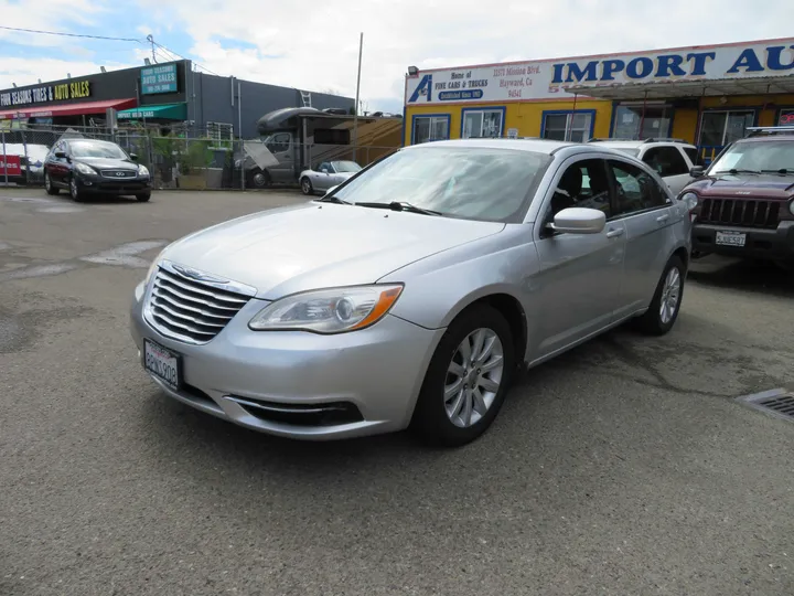 SILVER, 2011 CHRYSLER 200 Image 3