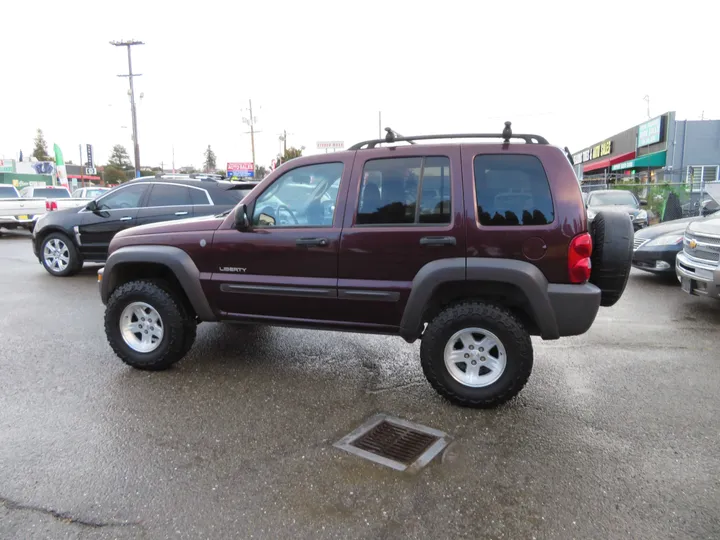 BURGUNDY, 2004 JEEP LIBERTY Image 8