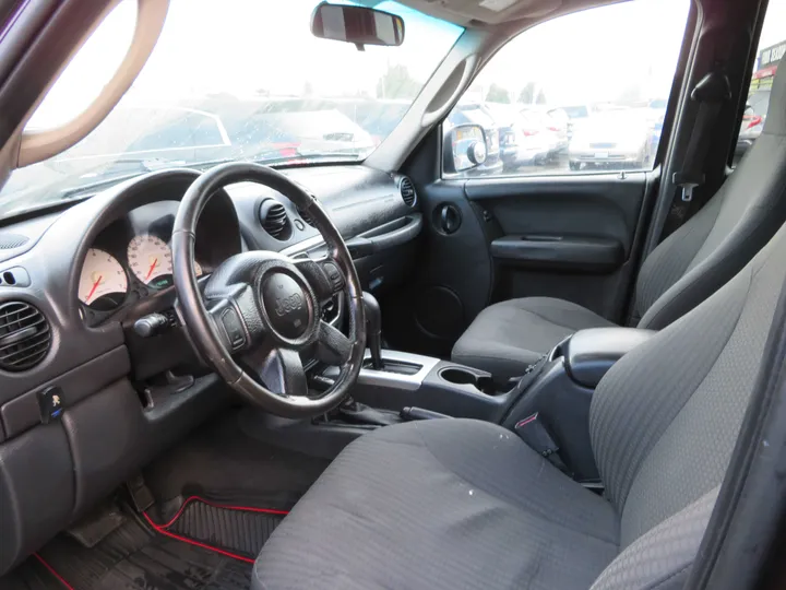 BURGUNDY, 2004 JEEP LIBERTY Image 9