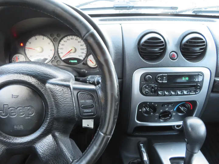 BURGUNDY, 2004 JEEP LIBERTY Image 18