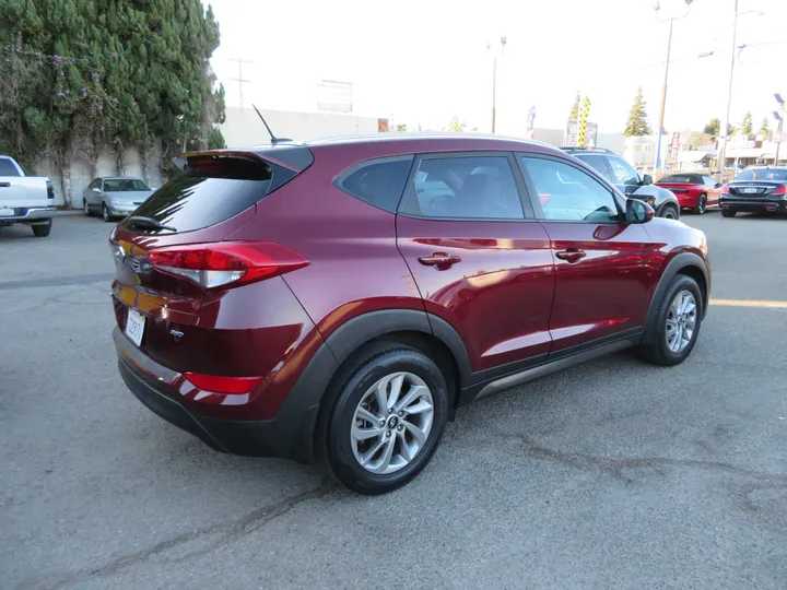 MAROON, 2016 HYUNDAI TUCSON Image 5