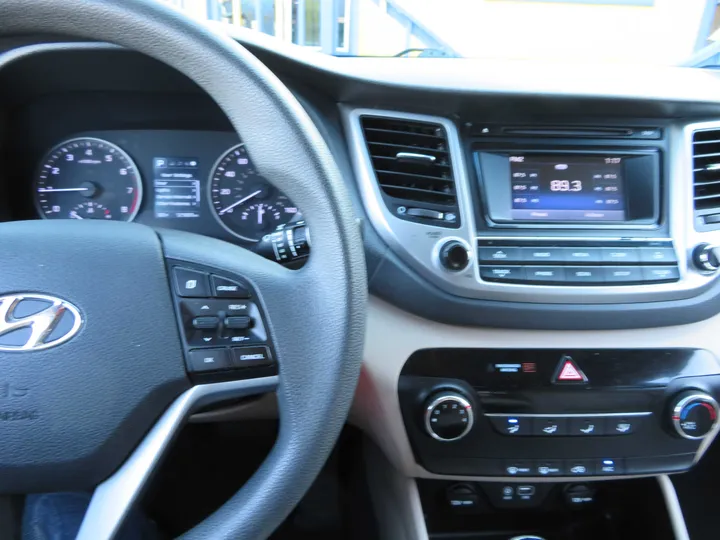 MAROON, 2016 HYUNDAI TUCSON Image 22