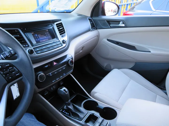 MAROON, 2016 HYUNDAI TUCSON Image 33