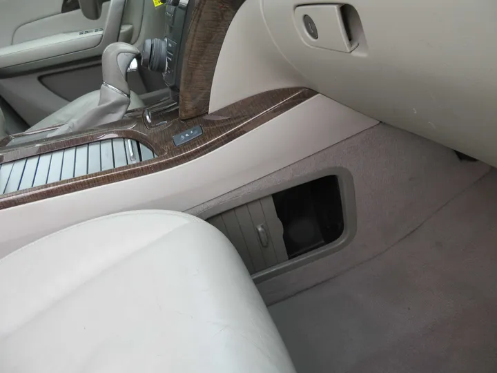 GRAY, 2011 ACURA MDX Image 16