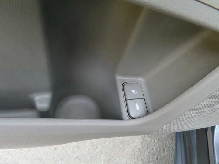 GRAY, 2011 ACURA MDX Image 21