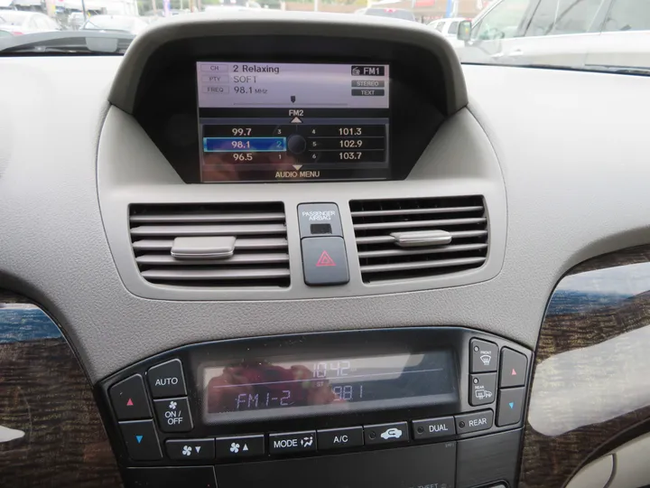 GRAY, 2011 ACURA MDX Image 30