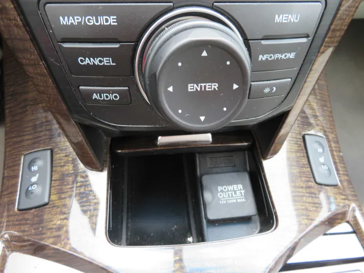 GRAY, 2011 ACURA MDX Image 34