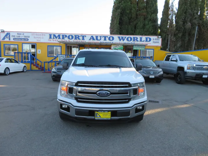 WHITE, 2018 FORD F150 SUPERCREW CAB Image 2