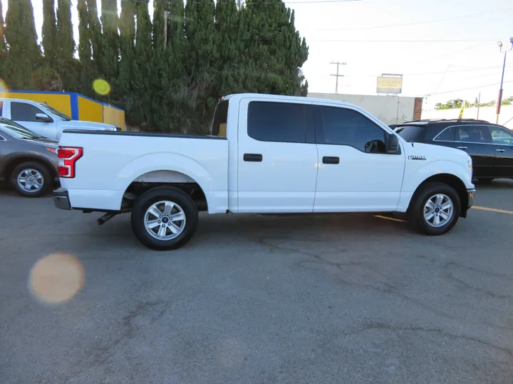 WHITE, 2018 FORD F150 SUPERCREW CAB Image 4