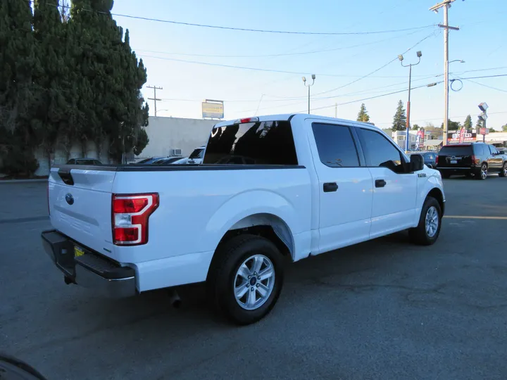 WHITE, 2018 FORD F150 SUPERCREW CAB Image 5