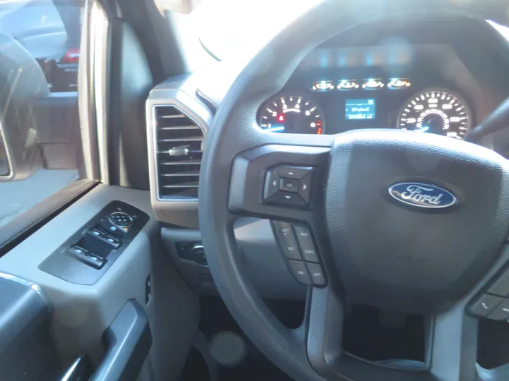 WHITE, 2018 FORD F150 SUPERCREW CAB Image 22