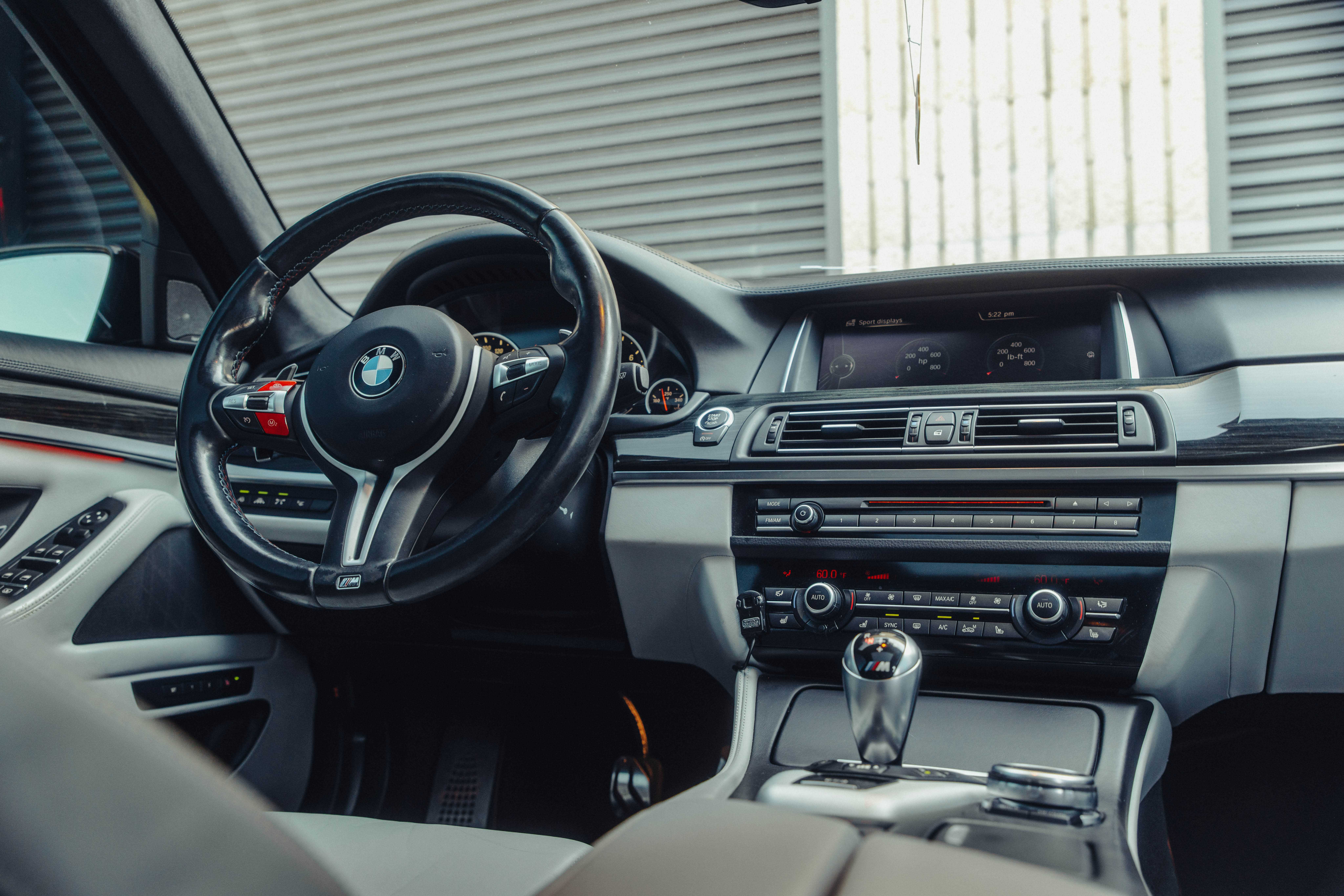 2016 BMW M5 Image 100