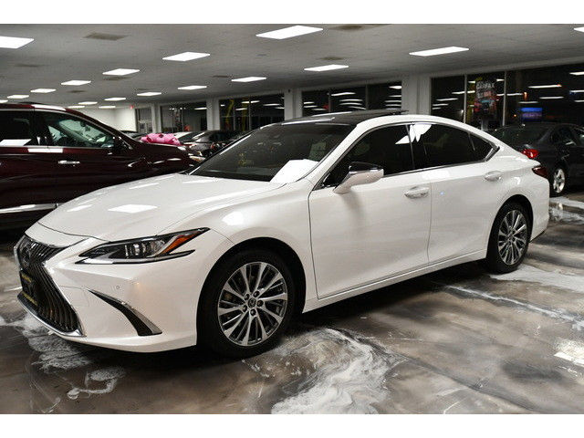 WHITE, 2019 LEXUS ES 350 Image 8