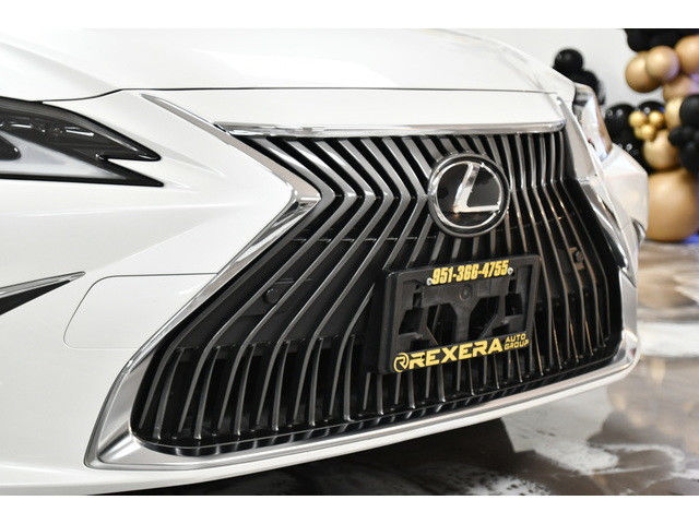 WHITE, 2019 LEXUS ES 350 Image 13