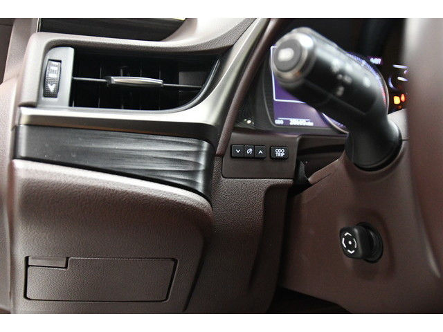WHITE, 2019 LEXUS ES 350 Image 32