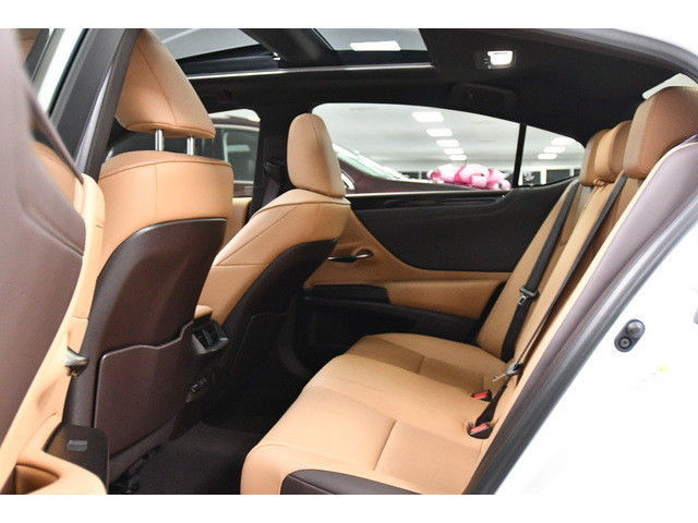 WHITE, 2019 LEXUS ES 350 Image 43