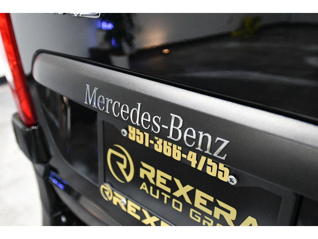 BLACK, 2017 MERCEDES-BENZ MINI-VAN Image 13