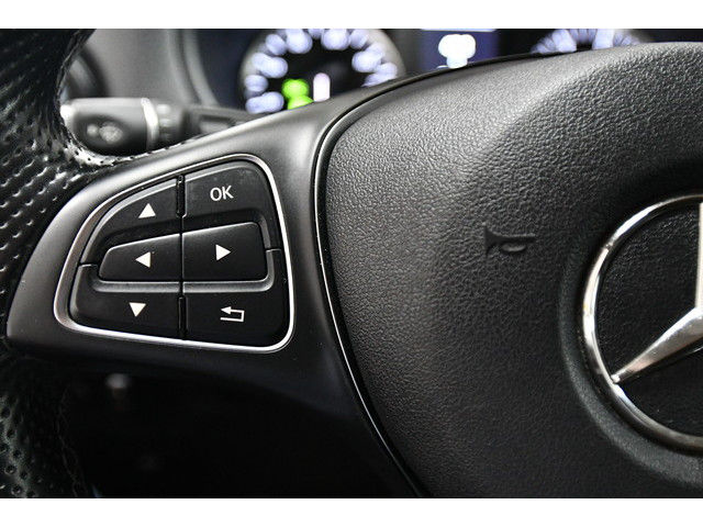 BLACK, 2017 MERCEDES-BENZ MINI-VAN Image 27