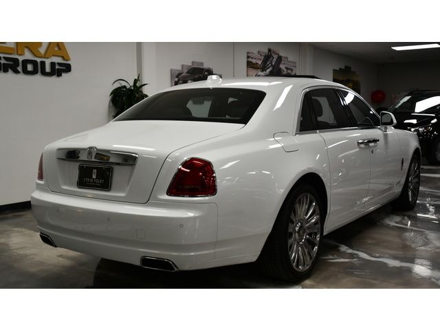 WHITE, 2020 ROLLS-ROYCE GHOST SERIES II Image 4