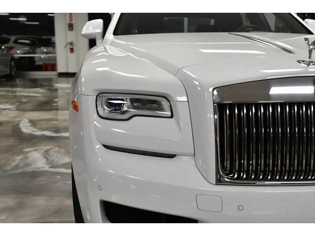 WHITE, 2020 ROLLS-ROYCE GHOST SERIES II Image 10