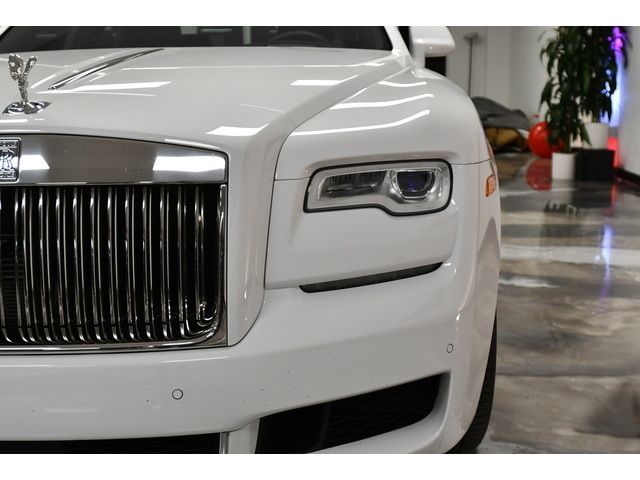 WHITE, 2020 ROLLS-ROYCE GHOST SERIES II Image 12
