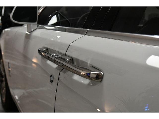 WHITE, 2020 ROLLS-ROYCE GHOST SERIES II Image 21