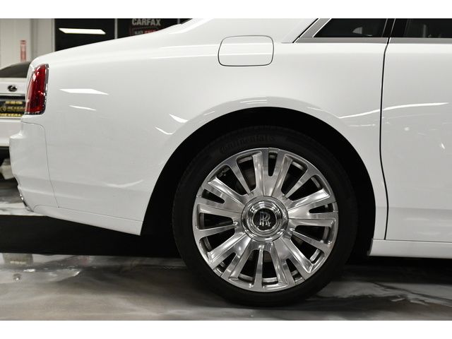 WHITE, 2020 ROLLS-ROYCE GHOST SERIES II Image 25