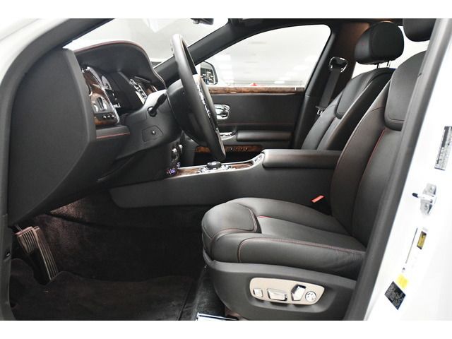 WHITE, 2020 ROLLS-ROYCE GHOST SERIES II Image 42