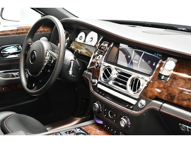 WHITE, 2020 ROLLS-ROYCE GHOST SERIES II Image 92