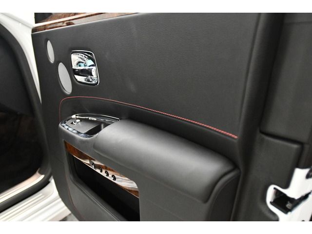 WHITE, 2020 ROLLS-ROYCE GHOST SERIES II Image 103