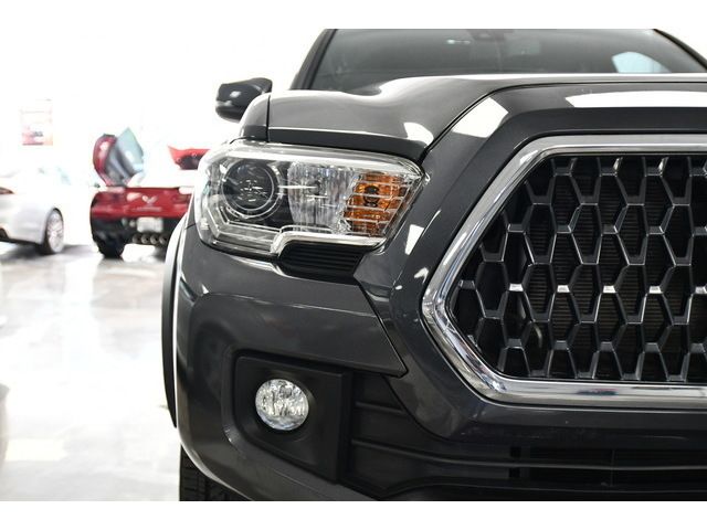 GRAY, 2019 TOYOTA TACOMA Image 10