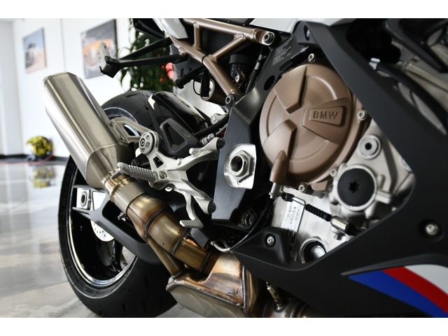 WHITE, 2021 BMW S1000RR Image 9