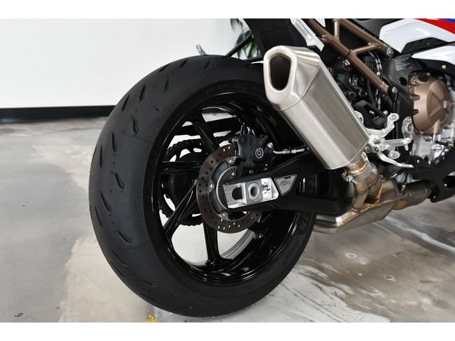 WHITE, 2021 BMW S1000RR Image 16