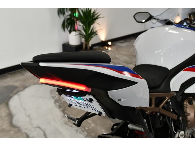 WHITE, 2021 BMW S1000RR Image 17