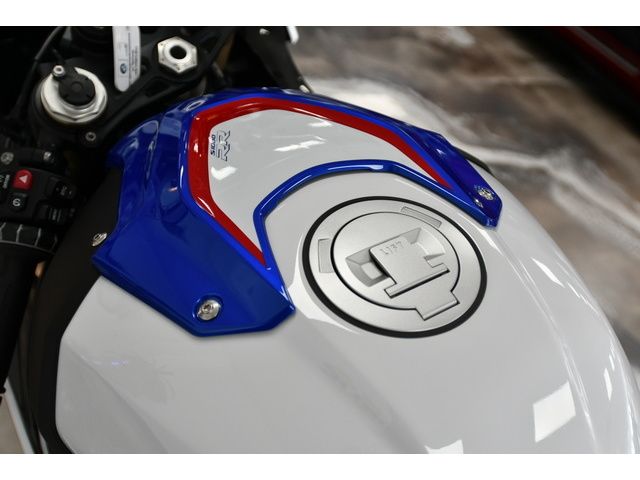 WHITE, 2021 BMW S1000RR Image 24