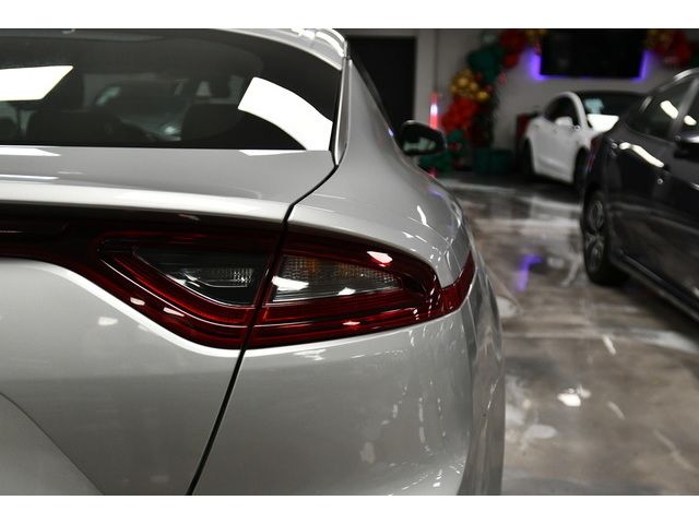 SILVER, 2018 KIA STINGER Image 9