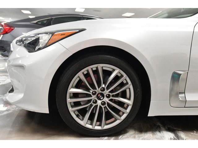 SILVER, 2018 KIA STINGER Image 17