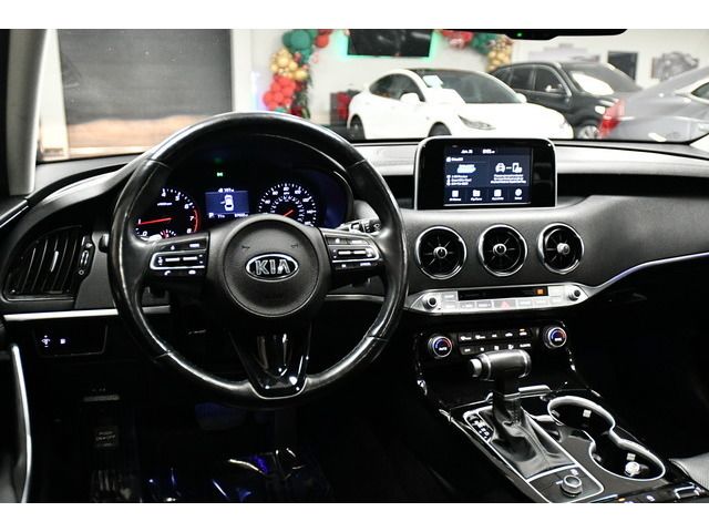 SILVER, 2018 KIA STINGER Image 48